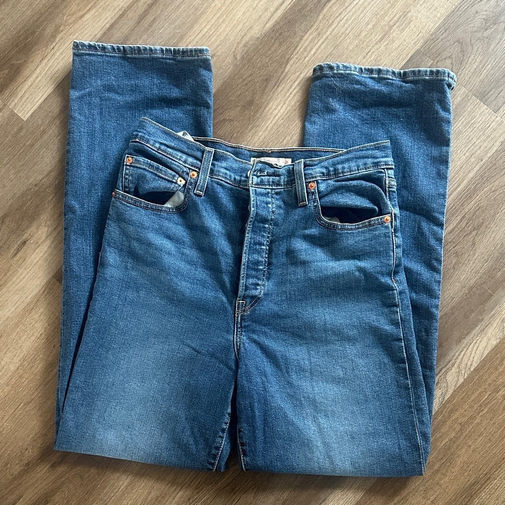 Levi's Women's Straight Jeans with button fly in Classic Blue